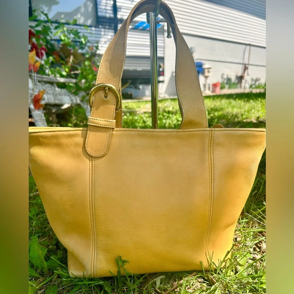 1994 True Vintage Coach Waverly Yellow Tote Bag​ - Picture 4 of 15
